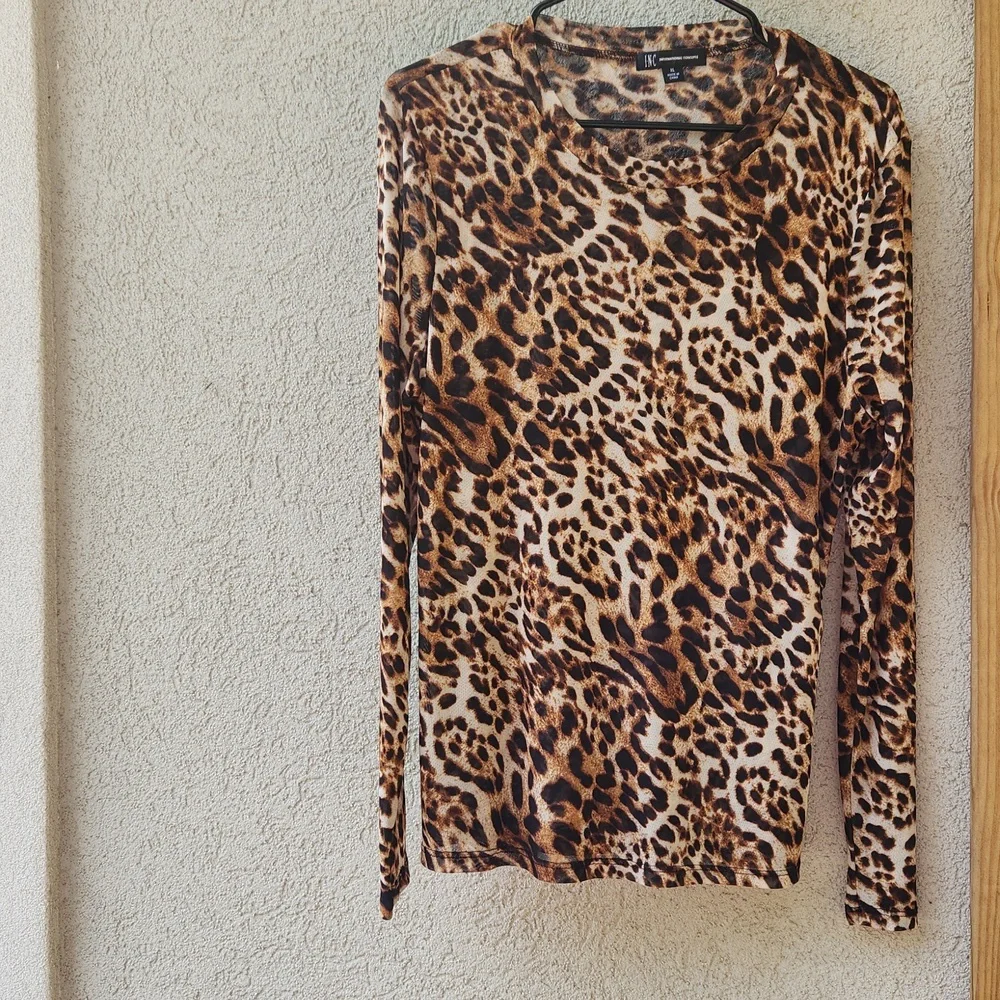 Leopard Top - Picture 1 of 4